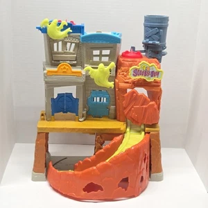 Fisher-Price Imaginext Scooby-Doo Haunted Ghost Town - Picture 1 of 11