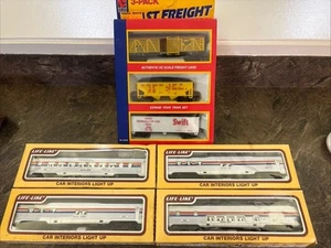 Vintage Toys R Us 4-Life Like Lighted Coach Car Silver Lodge Amtrak with Box - Picture 1 of 17