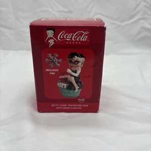 Betty Boop Coca Cola Mini Box Winter - Picture 1 of 7