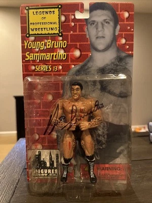 Figura firmada por Bruno Sammartino Legends of Wrestling Toy Company Co WWE WWF Foto 1 de 4