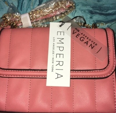 Bandolera Emperia Coral Cuero Vegano con Correa de Cadena Dorada Foto 1 de 4