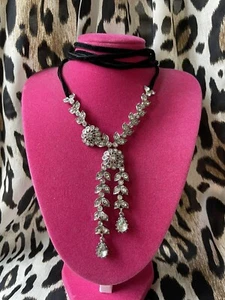 Betsey Johnson Stone And Pearl Crystal Flower Clear Black Velvet Wrap Necklace - Picture 1 of 7