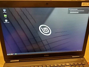 Linux Mint 20.2 Cinnamon x64 Bootable on 16G USB Stick! - Picture 1 of 12
