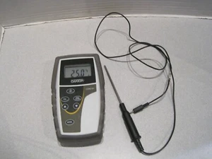 OAKTON COND 6+ Conductivity C Temperature Meter with Probe - Picture 1 of 6