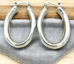 925 STERLING SILVER OVAL DOT DESIGN HOOP EARRINGS LATCHBACK LIGHTWEIGHT 1634 - Picture 1 of 4