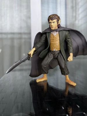 2002 TOY BIZ LORD OF THE RINGS FELLOWSHIP OF THE RING FIGURAS ALEGRES Y PIPPIN Foto 1 de 4