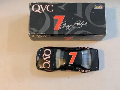 Coche diecast Revell Geoff Bodine #7 escala 1:24 1997 QVC con caja Foto 1 de 4