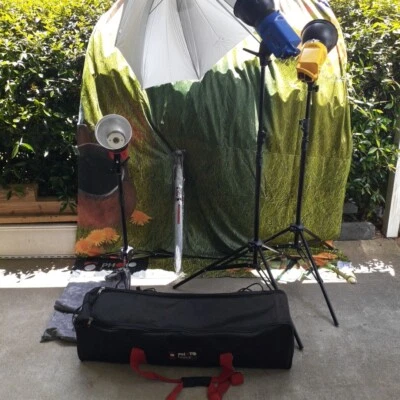 Westcott Photo Basics Kit de tres luces 3 soportes 2 paraguas bolsa de transporte Foto 1 de 4