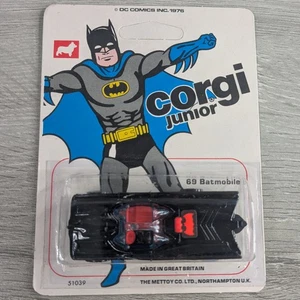 Corgi Juniors Vintage 1976 - '69 Batmobile - New on Excellent Card, Blister Dent - Picture 1 of 4