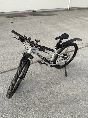Giant Mountainbike Fahrrad weiß - Bild 1 von 2