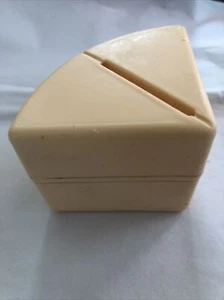Cuarto de pastel amarillo claro vintage década de 1980 Fisher Price divertido con comida - 1 pieza - Imagen 1 de 3