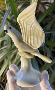 Art Glass Bird - Picture 1 of 7