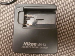 Genuine Nikon Coolpix Battery Charger MH-53 For Li-Ion EN-EL1 . - Picture 1 of 2