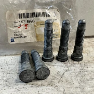 New OEM Genuine GM 11588810 Wheel Lug Stud 1999-2024 Cadillac Hummer Buick - Picture 1 of 3