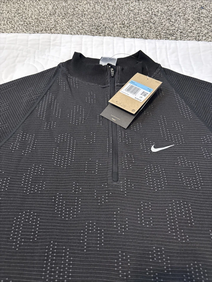 Nike Pinnacle Running Division Water Repellent Black Top Men's Medium FZ1121-010
