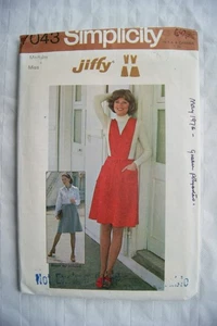 1975 Simplicity Pattern No. 7043 Jiffy skirt or jumper bib, size 12=14, 87-92 cm - Picture 1 of 1
