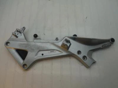 09 SOPORTE HONDA ST1300P ESCALÓN PRINCIPAL DERECHO 50600-MCS-D90ZA Foto 1 de 4