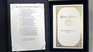 White MEMORIAL COMFORT EDITION BIBLE Douay - NAB Version - With Blue Box - Foto 1 di 5