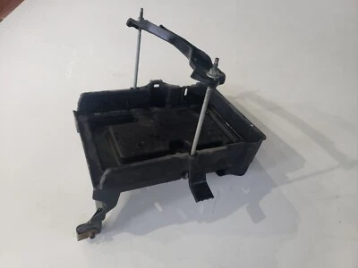 Suporte para bandeja de bateria Ford Taurus 2013 fabricante de equipamento original - Imagem 1 de 4