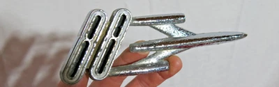 1954 1955 1956 OLDSMOBILE 88 TRUNK EMBLEM BADGE ROCKET 564978 COUPE SEDAN HOTROD - Image 1 of 4