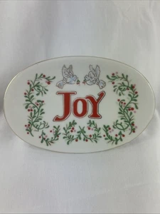 Joy Christmas Pedestal Soap Dish Dove Berries Vines White Porcelain Gold Rim - Picture 1 of 7