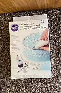 Wilton Cake Decorating Set - 25 Pieces Free Shipping- 5 Tips 12 Bags +Supplies - Picture 1 of 1