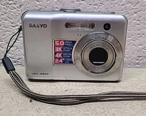 Sanyo Digital Camera VPC-5500 5.0MP Zoom - Picture 1 of 6