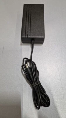 IBM AD-4214N AC Adapter 14V 3.0A Refurbished Without Power Cord Foto 1 de 4