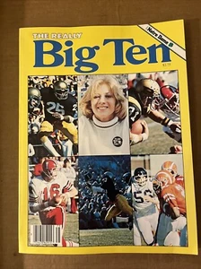 1976 THE REALLY BIG TEN COLLEGE FOOTBALL MAGAZINE - Picture 1 of 3