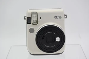 Fujifilm Instax Mini 70 analoge Sofortbildkamera - Moon White - Bild 1 von 8