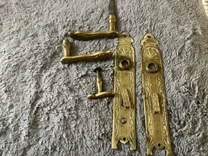 Amazing Set Of Antique Brass Door Plates & Handles Keyhole Cover Deco Stamped - Bild 1 von 24