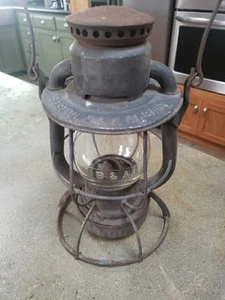VINTAGE DIETZ VESTA BOSTON & ALBANY RAILROAD LANTERN W/EMBOSSED B.&A. GLOBE - Picture 1 of 18
