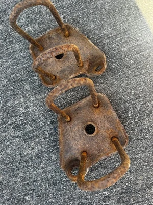 1963 Mercury Meteor ford fairlanr rear shock plate mounting rear leaf springs - Imagem 1 de 3