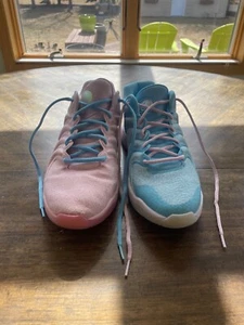 Kd 17 mismatch aunt pearls and Christmas (cotton candy) US size 11 men’s - Picture 1 of 7
