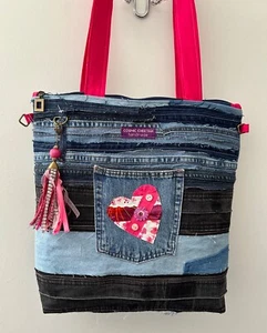 Recycelte DENIM BEUTELTASCHE Handtasche ROSA HERZ Handarbeit, Patchwork, Taschen, Quaste - Bild 1 von 8
