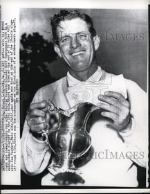 1961 Press Photo Jay Hebert won the Houston Classic Golf Tournament - nes36611