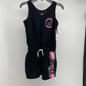 Justice Mädchen schwarz Grafik Strampler - "Be Kind Always" - Größe S (7/8) - Neu mit Etikett - Bild 1 von 6