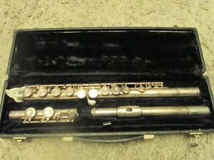 Vito LeBlanc 111R Silver Flute Yamaha ? With Case - Picture 1 of 9