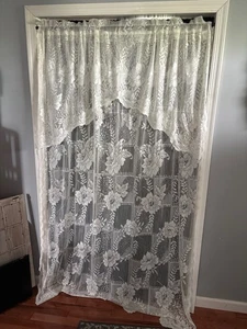 Pannello tenda vintage in pizzo floreale con valvola attaccata 60"L x 84"L - Foto 1 di 12