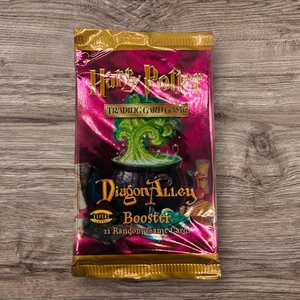 (1x) Harry Potter DIAGON ALLEY Booster Pack - TCG CCG Card Game (SEALED) WOTC - Picture 1 of 5