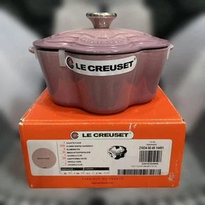 Le Creuset Cocotte Fleur 20cm 2L Flower Shaped Mauve Pink Silver Knob w/Box New - Picture 1 of 6