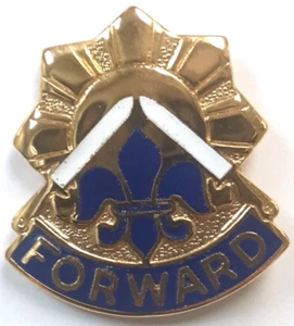 US Army 32nd Infantry Brigade Unit Crest 'Forward' Pin Insignia DUI NOS VTG - Picture 1 of 3