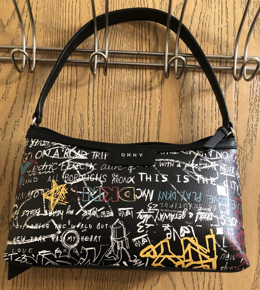 DKNY Carlita EW Baguette Black Womens Handbag Bag Logo Pattern Print R14HNJ63