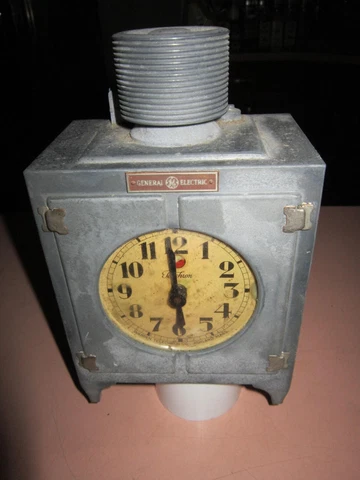General Electric Antique  Refrigerator Clock May Not Be Fully Functional Parts Cover