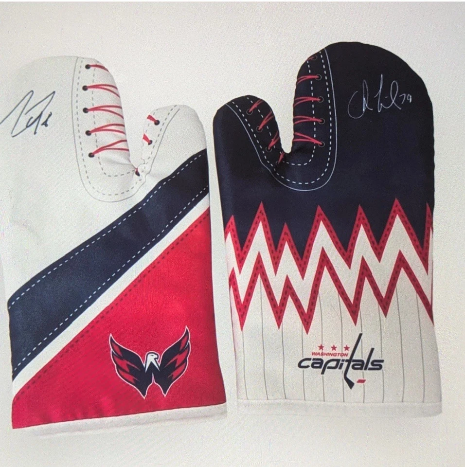 Washington Capitals SGA Goalie Oven Mitt Glove 11/26/25 Happy Thanksgiving 2025