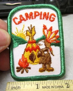 Camping lindo parche bordado hierro en parche, posiblemente un parche explorador niña o niño - Imagen 1 de 1