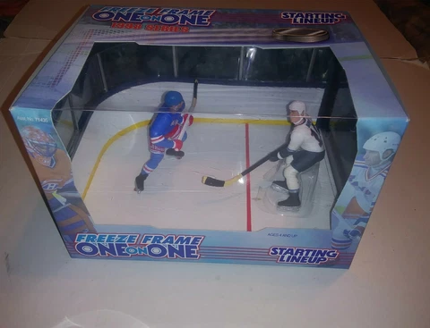 NIB 1998 KENNER STARTING LINE UP Hockey Freeze Frame One On One Gretzky & Bure Cover