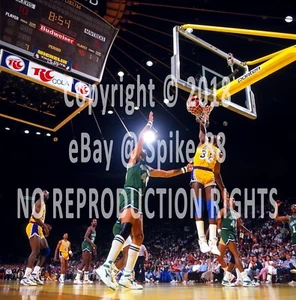 MAGIC JOHNSON LOS ANGELES LAKERS DUNKS VS. DALLAS MAVERICKS 1980'S - Picture 1 of 6