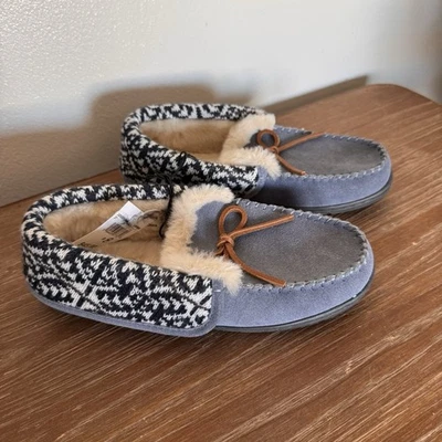 Mocassins femininos Clarks tamanho 9M camurça interna/externa - chinelo de couro - Imagem 1 de 4