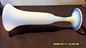 VINTAGE HEAVY OPALINE OPALESCENT VASE 24.5CM TALL PERFECT CONDITION - Picture 1 of 4